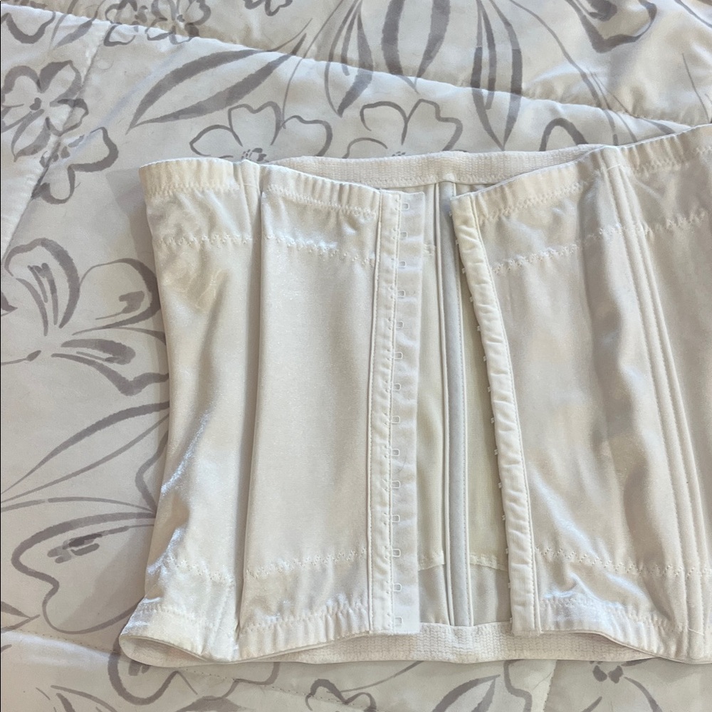 Maidenform White Waist Trainer